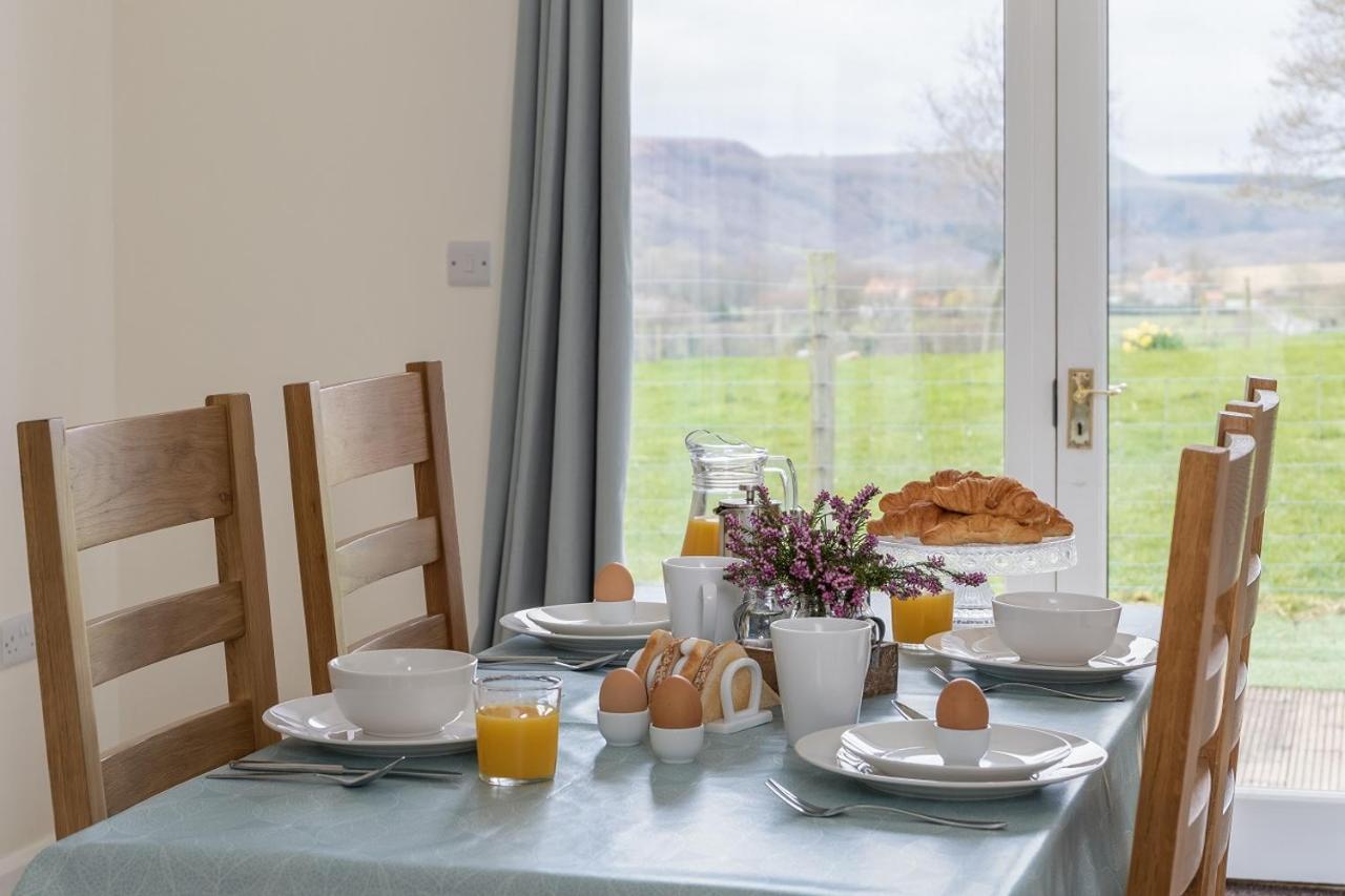 The Grainary Cottages Scarborough Extérieur photo
