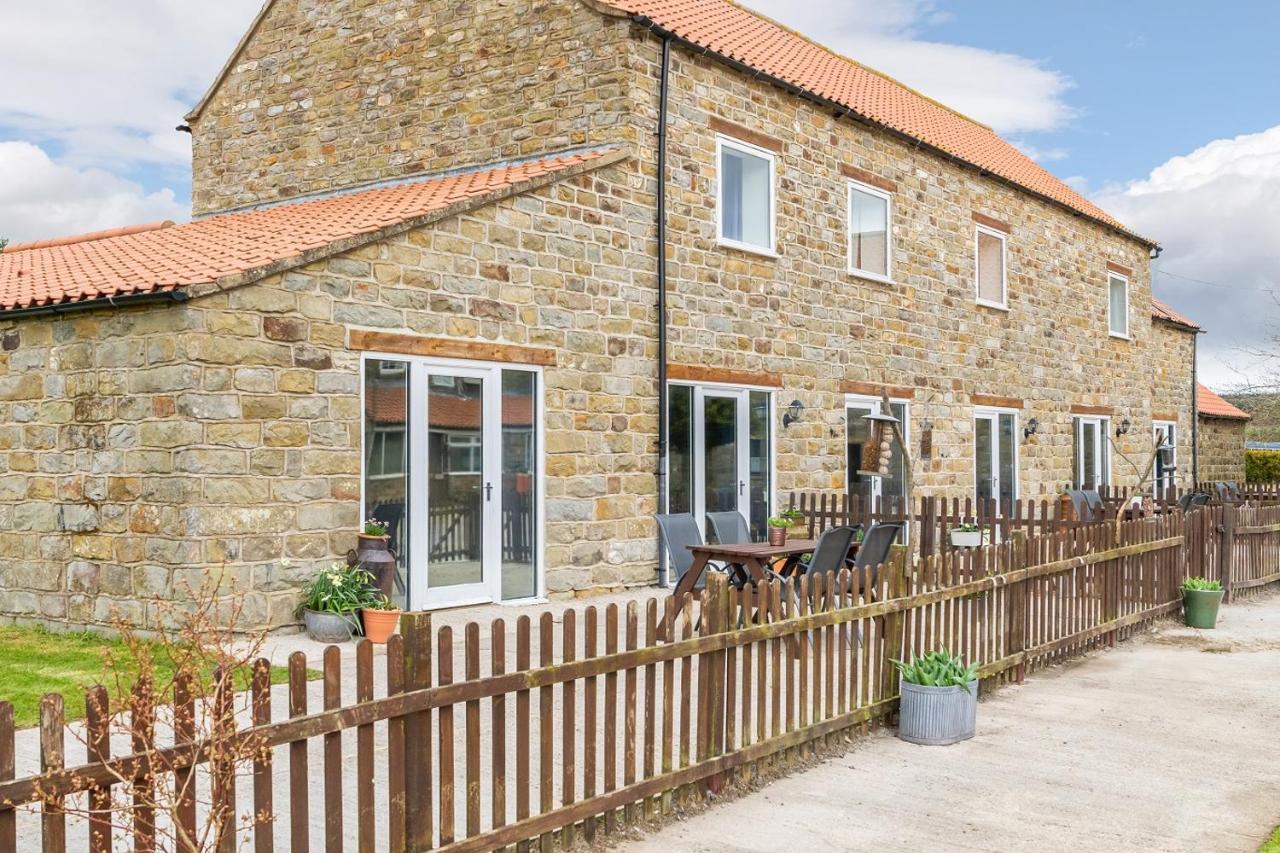 The Grainary Cottages Scarborough Extérieur photo