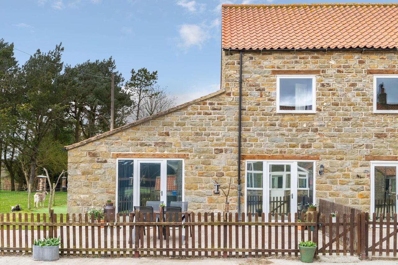 The Grainary Cottages Scarborough Extérieur photo